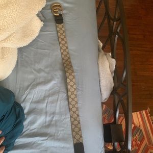 Woman’s Gucci belt